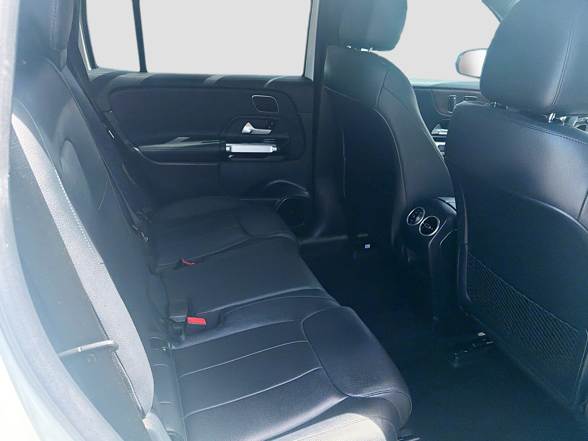 Used 2023 Mercedes-Benz EQB 300 4MATIC image 28