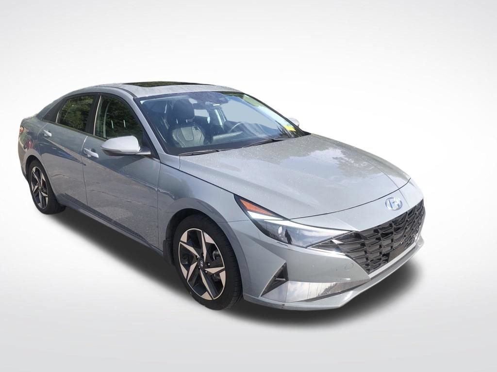 Used 2022 Hyundai Elantra Limited FWD image 3