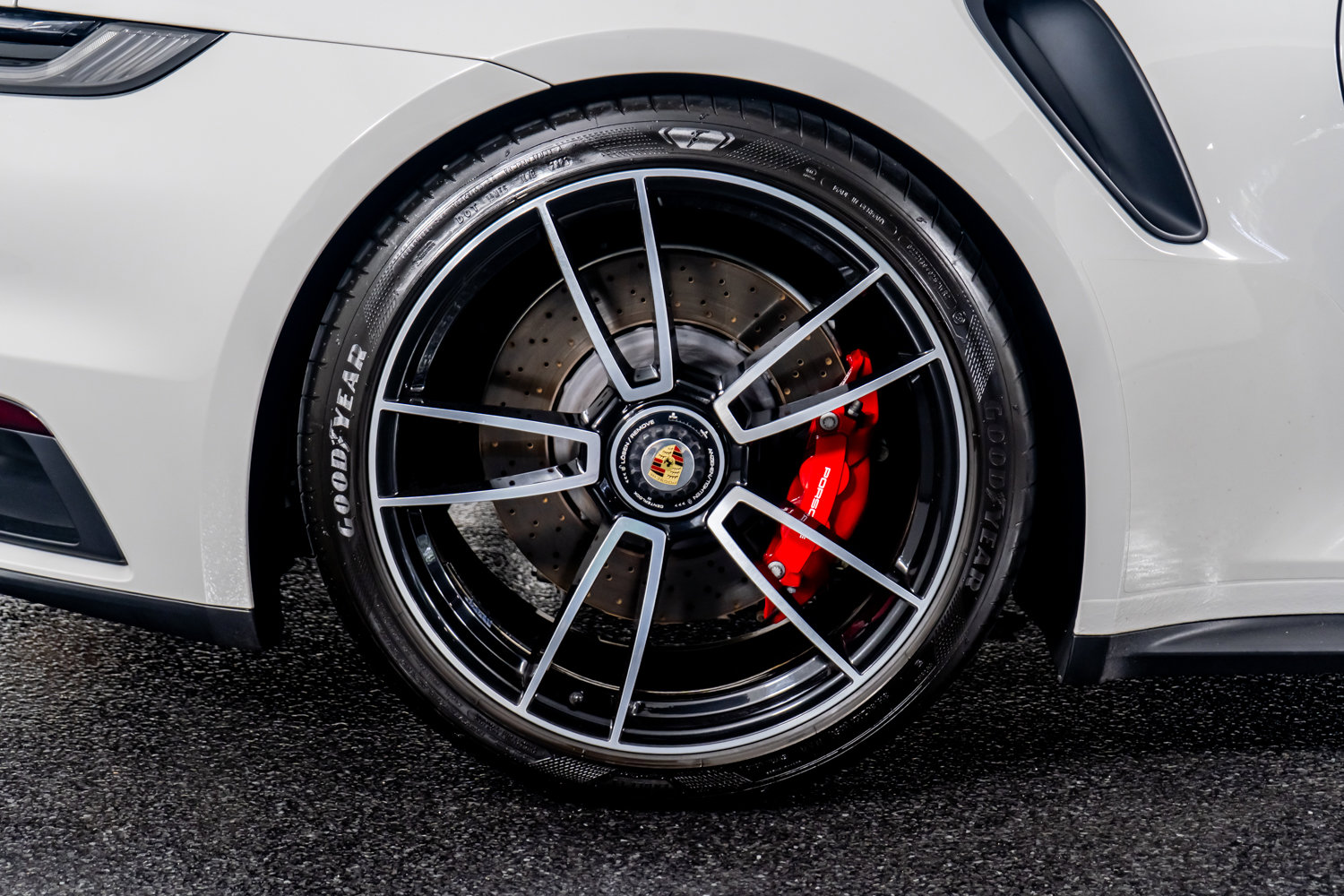 Used 2022 Porsche 911 Turbo image 10