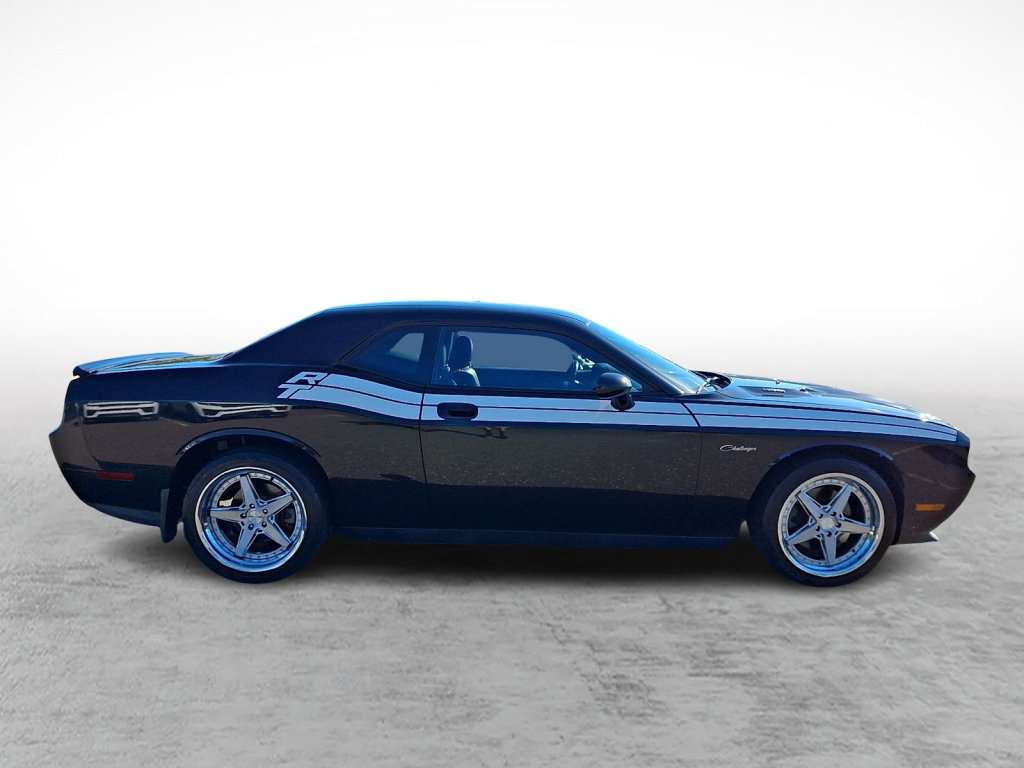 Used 2010 Dodge Challenger R/T RWD image 6