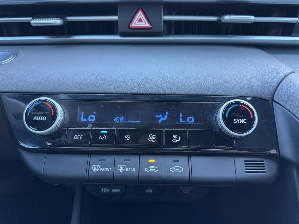 Used 2022 Hyundai Elantra SEL image 12