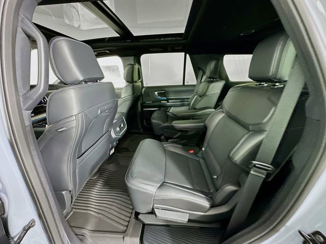 New 2025 Ford Expedition Platinum image 31