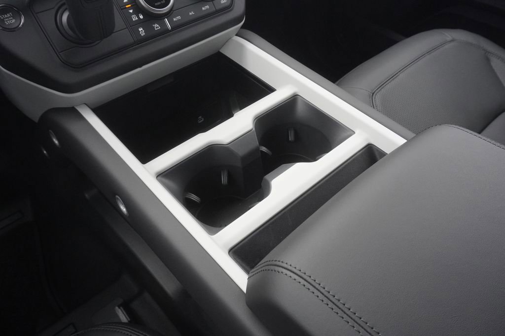 New 2026 Land Rover Defender 130 X-Dynamic SE image 14