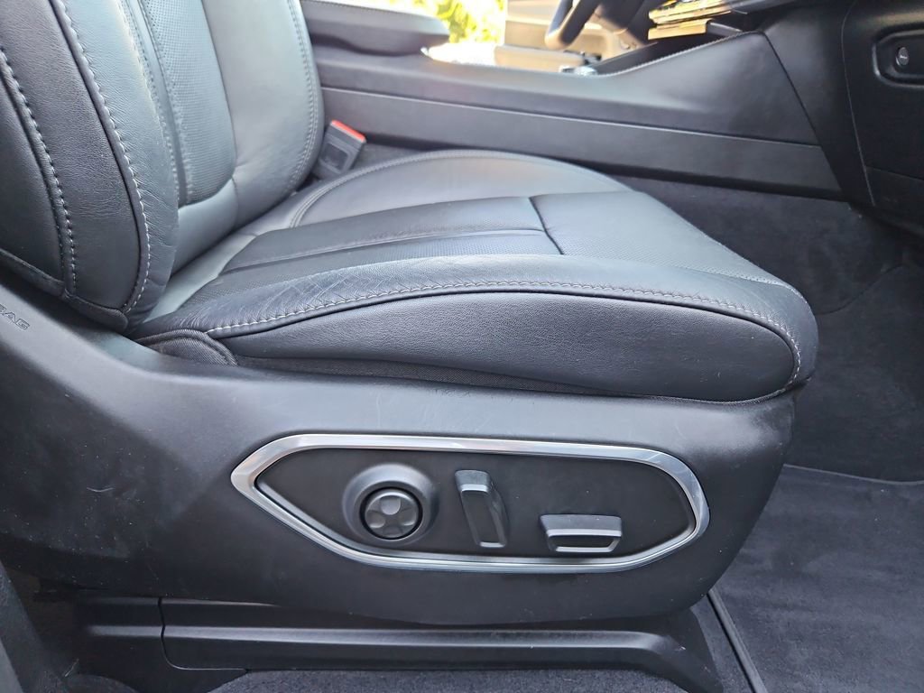 Used 2024 Jeep Wagoneer L Series III w/ Flexible Seating Group image 26