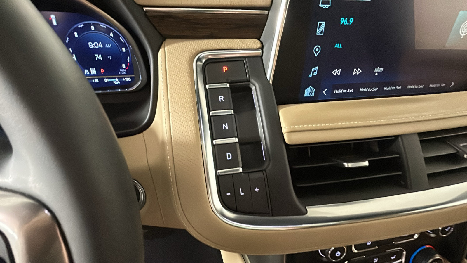 Used 2023 Chevrolet Tahoe Premier AWD/4WD image 24