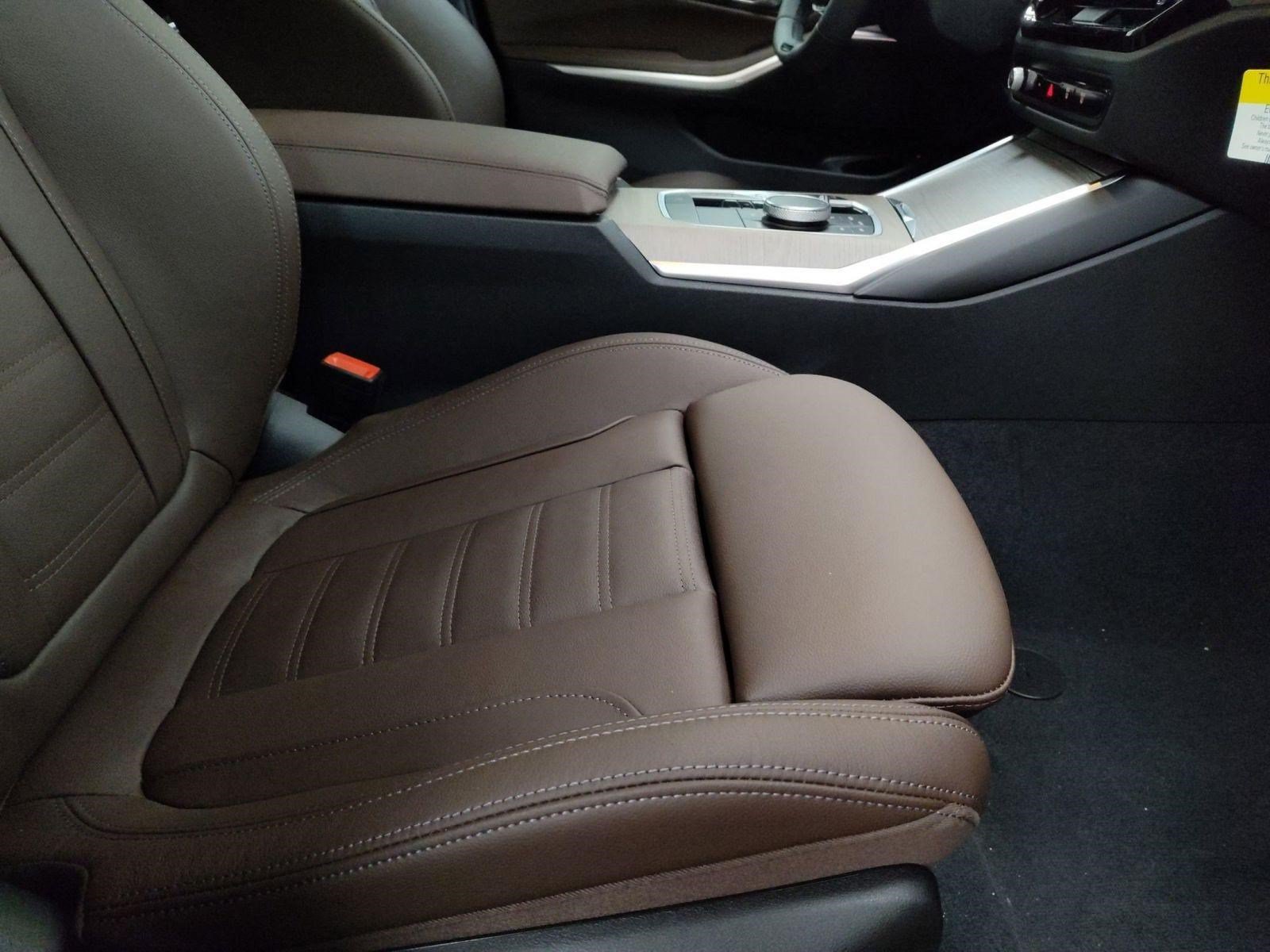 Used 2026 BMW 330i xDrive Sedan w/ Premium Package AWD/4WD image 27