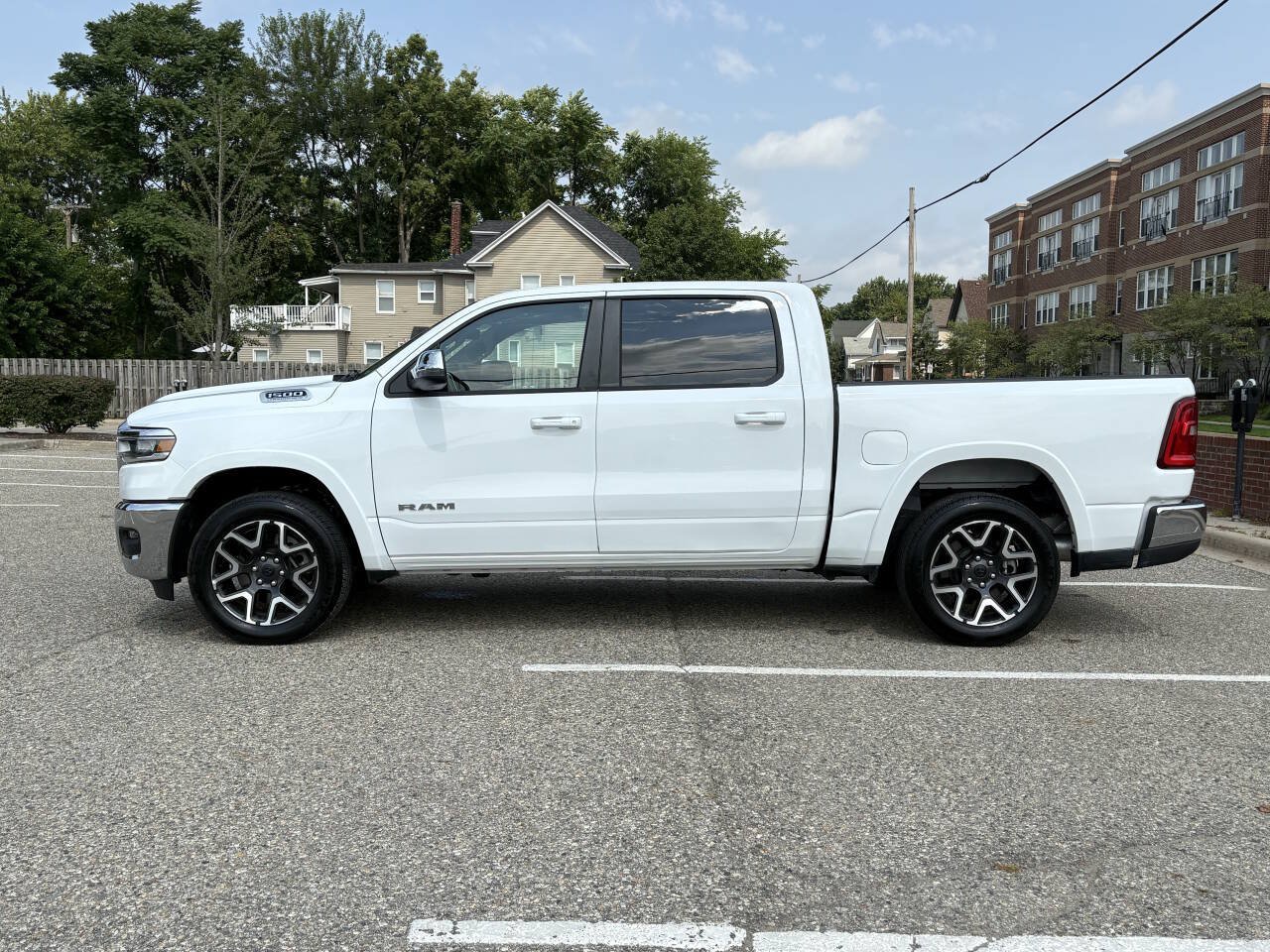 Used 2026 RAM 1500 Laramie AWD/4WD image 43