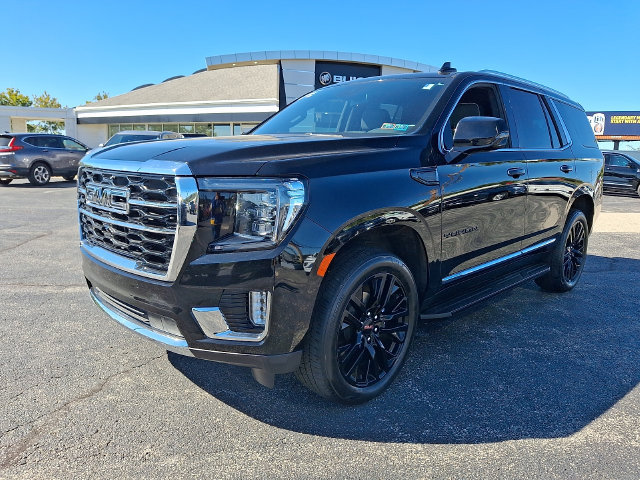 Certified 2024 GMC Yukon SLT w/ SLT Luxury Package AWD/4WD image 3