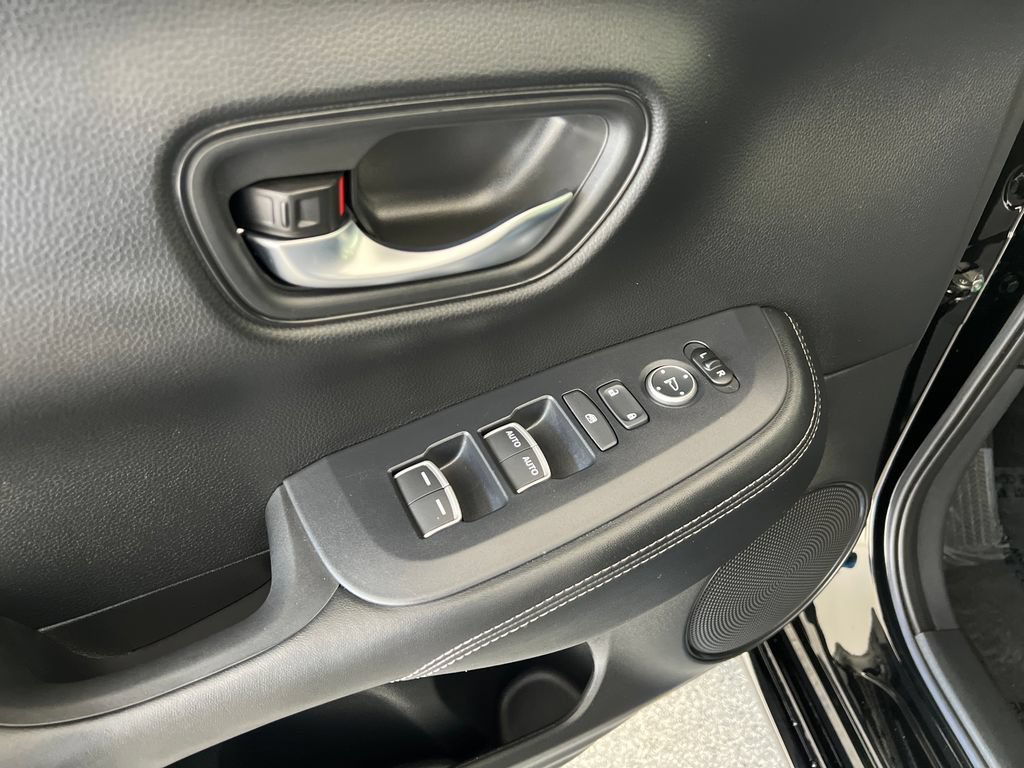 Used 2024 Honda HR-V EX-L image 13