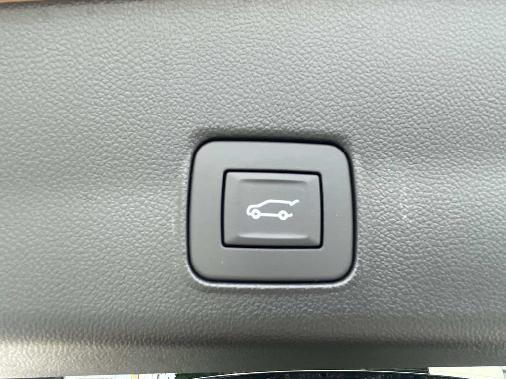 Used 2024 Chevrolet TrailBlazer ACTIV w/ Convenience Package FWD image 12