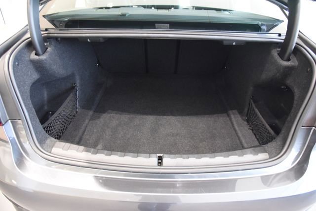 Used 2020 BMW 330i xDrive Sedan w/ Premium Package image 24