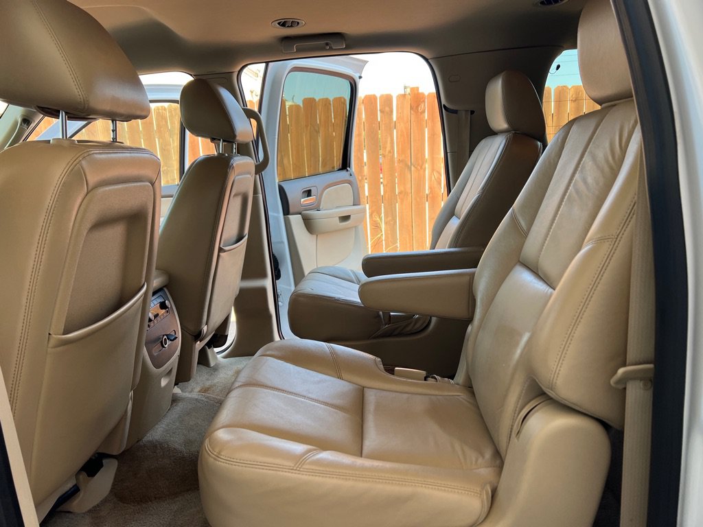 Used 2012 Chevrolet Suburban LT w/ Texas Edition RWD image 15