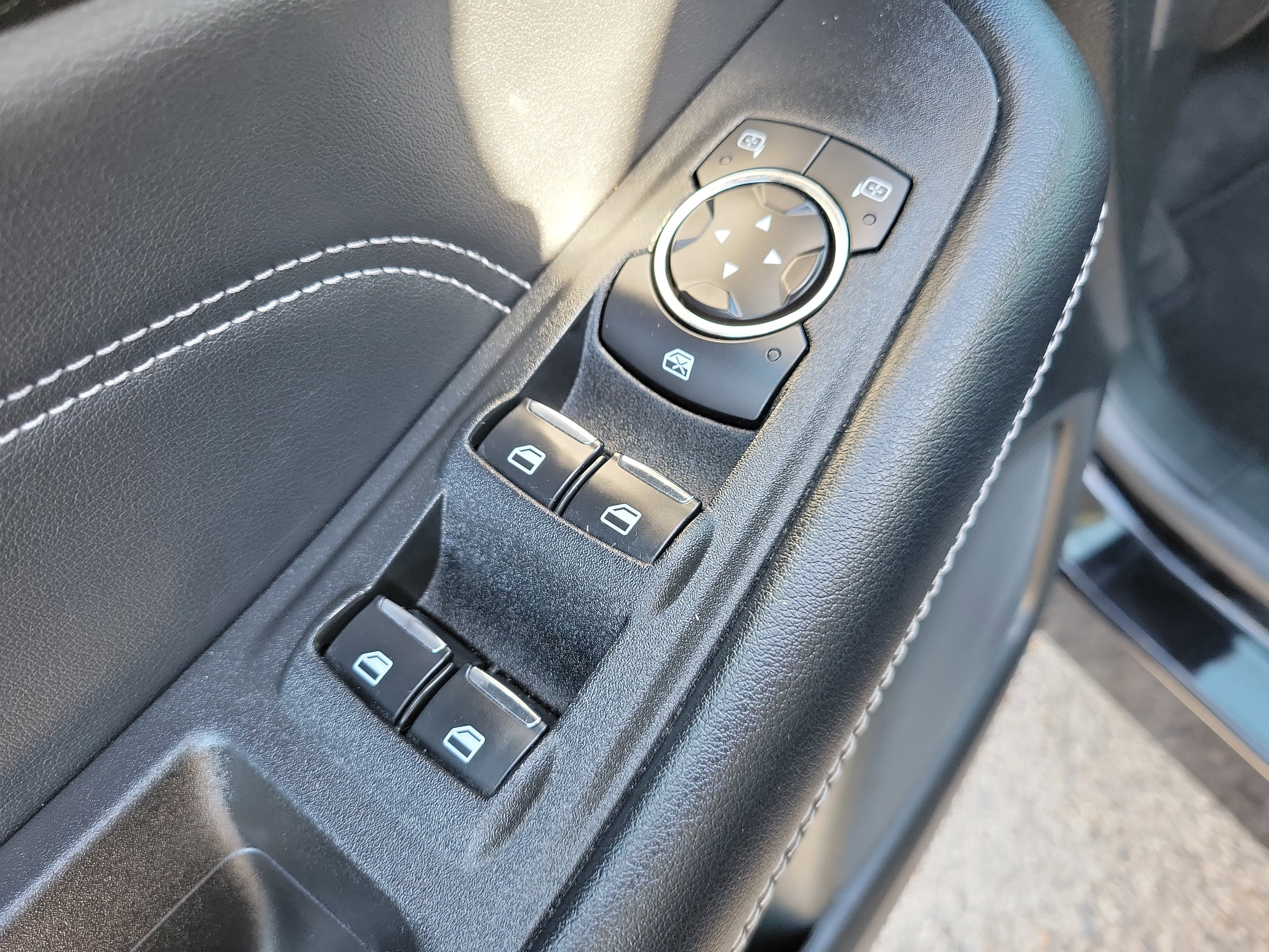 Used 2024 Ford Edge Titanium image 20