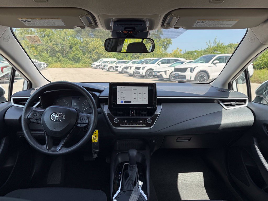 Used 2025 Toyota Corolla LE FWD image 16