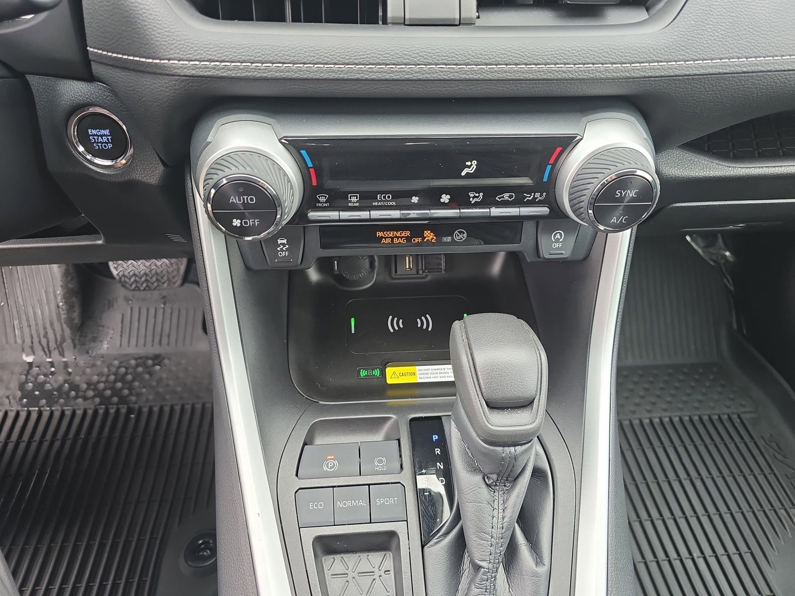 Used 2022 Toyota RAV4 XLE image 28