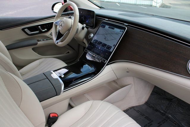 Used 2022 Mercedes-Benz EQS 450+ Sedan image 13