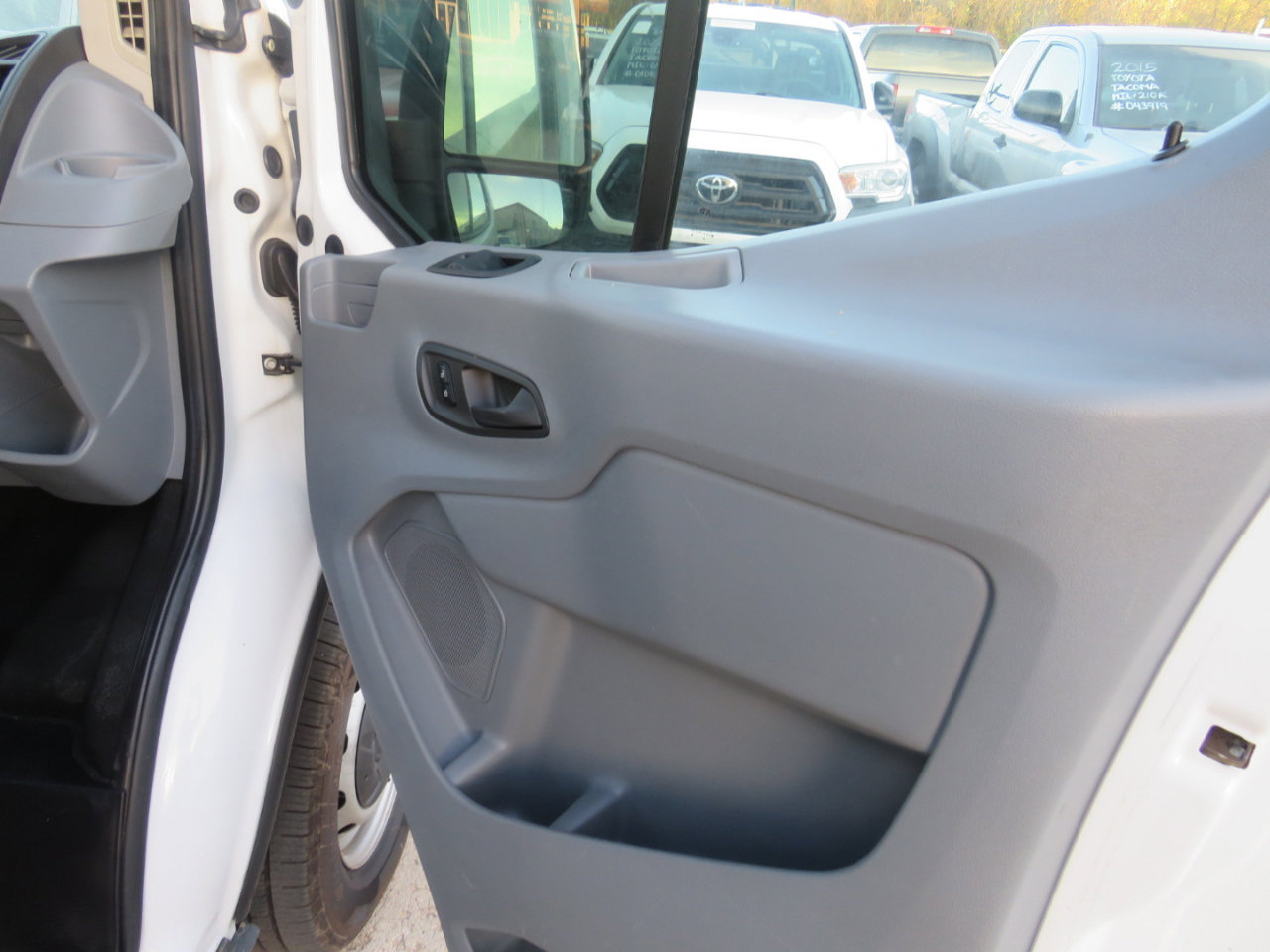 Used 2018 Ford Transit 250 130 Low Roof image 14