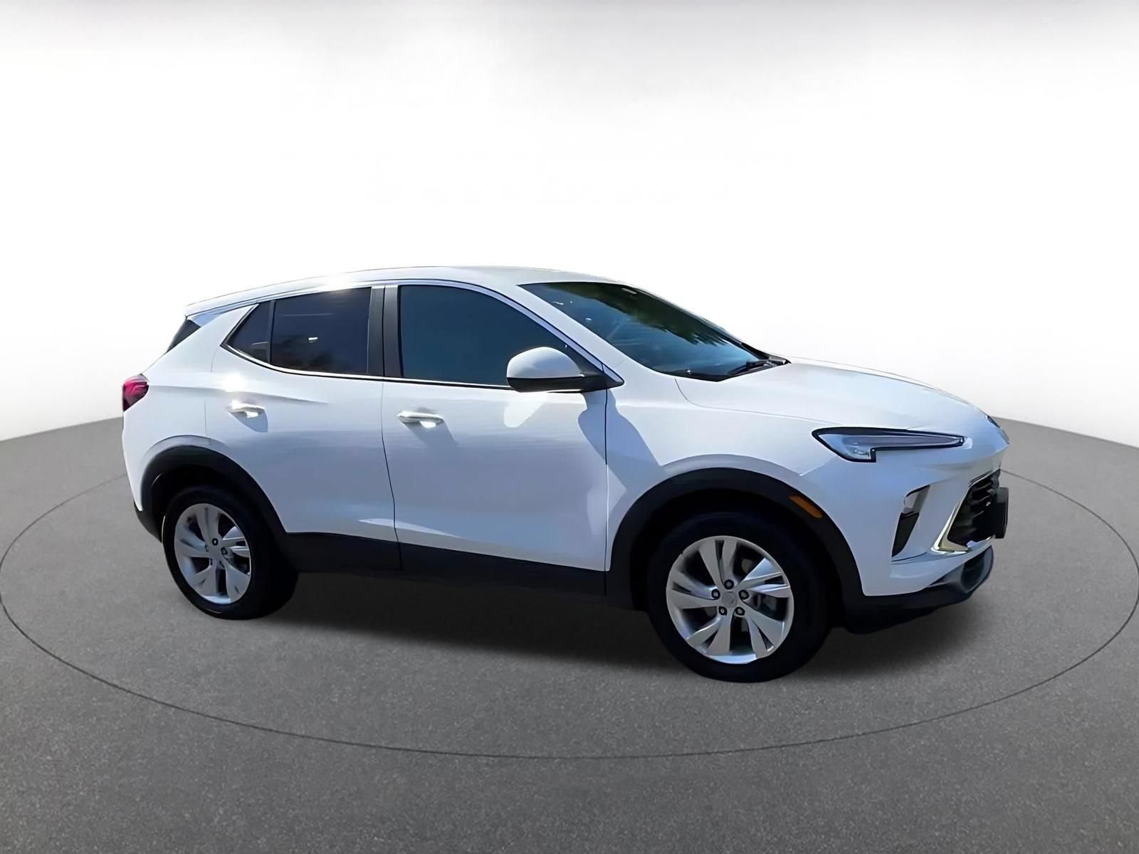 Used 2025 Buick Encore GX Preferred FWD image 2