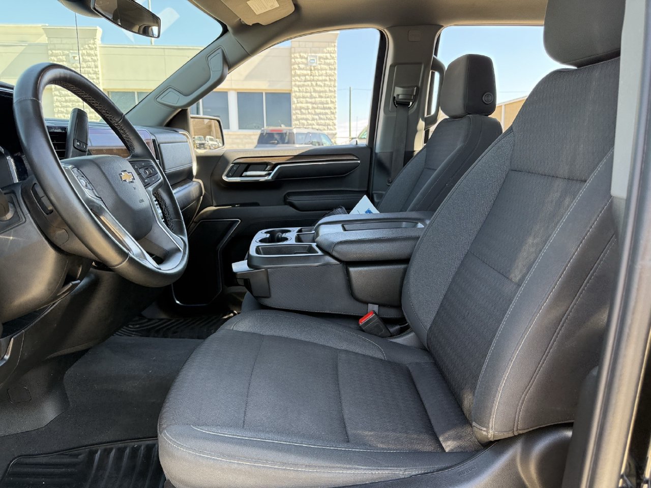 Used 2023 Chevrolet Silverado 1500 LT AWD/4WD image 23