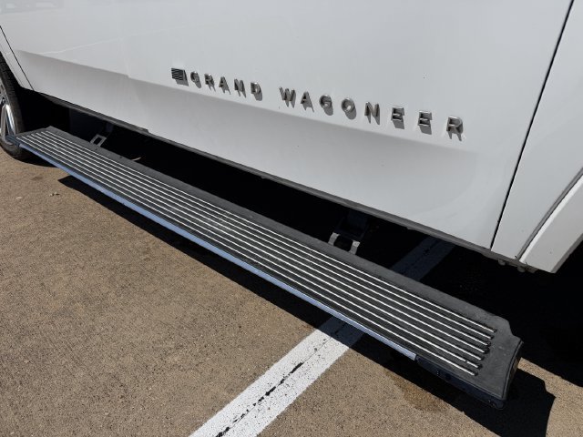 Used 2023 Jeep Grand Wagoneer L Series II AWD/4WD image 9