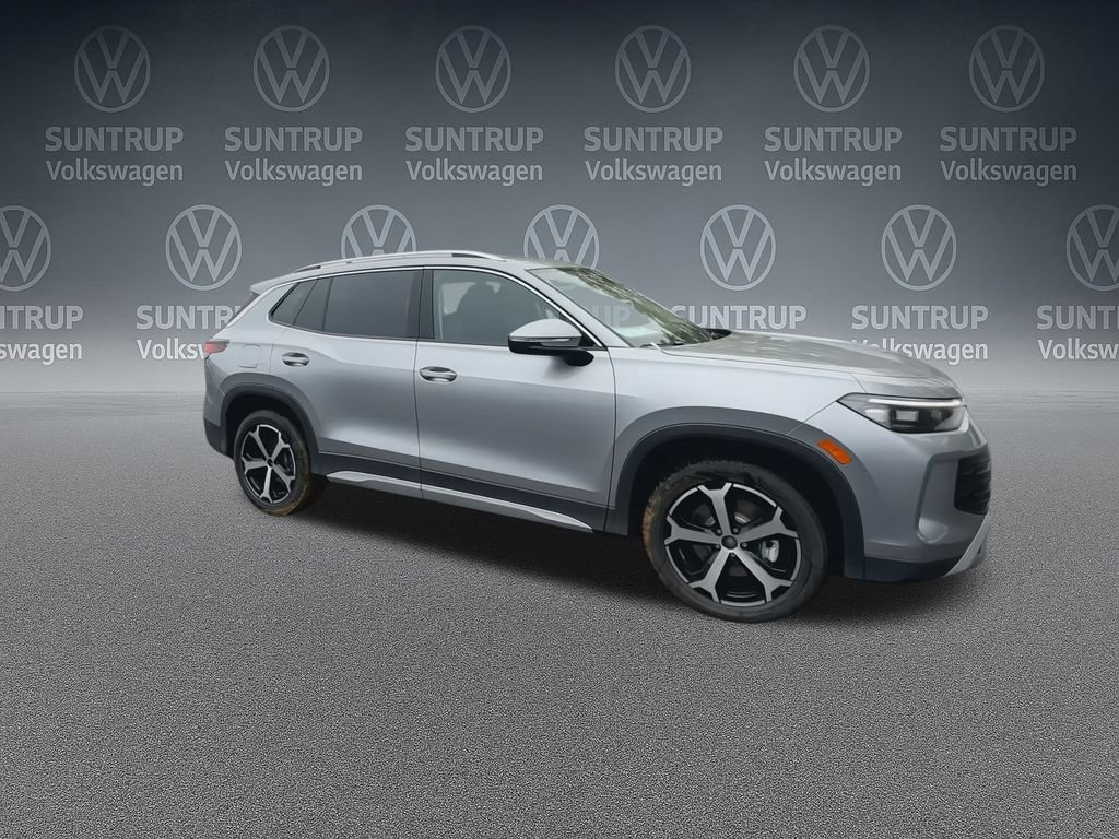 New 2025 Volkswagen Tiguan SE image 25