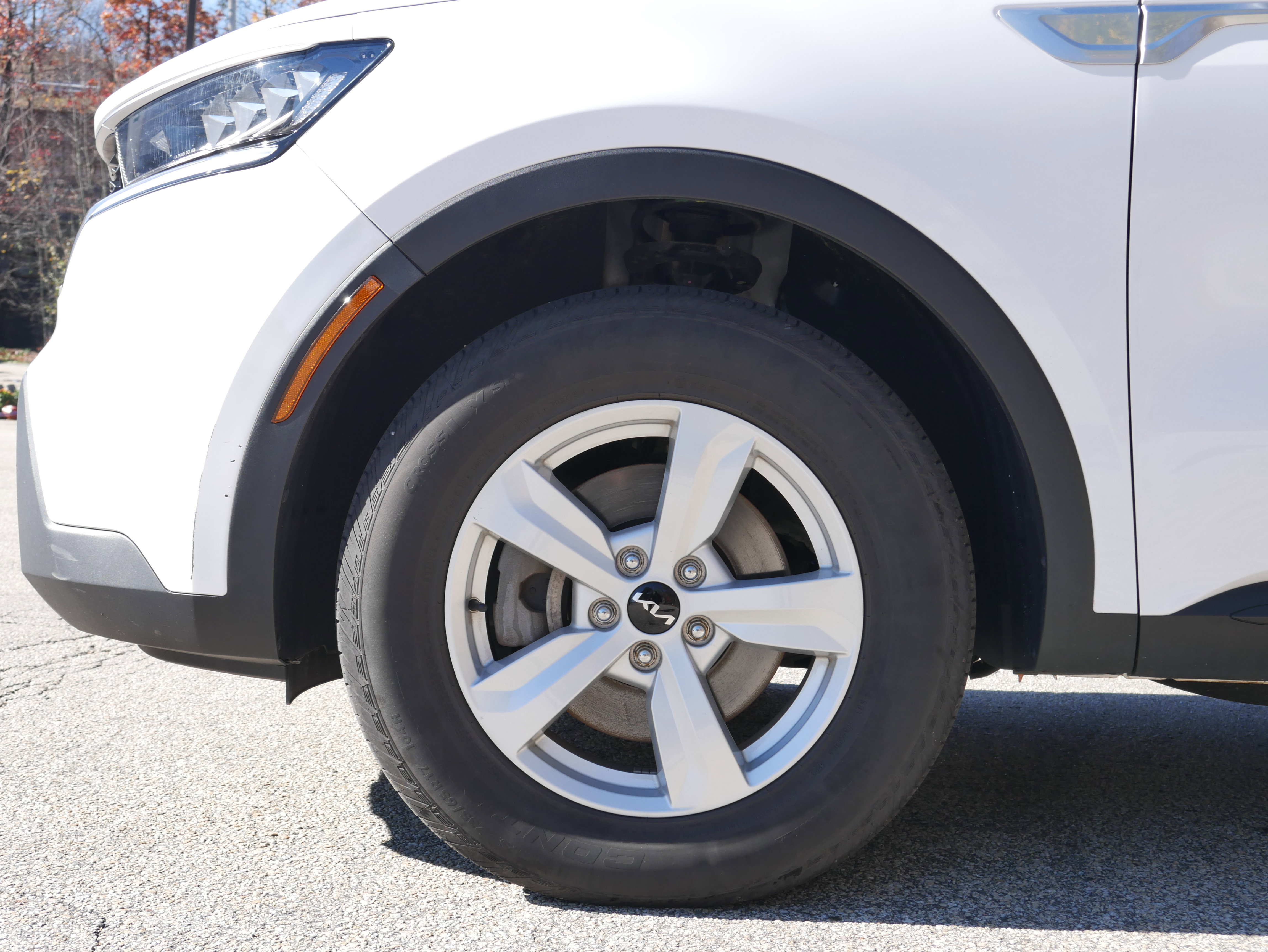 Used 2023 Kia Sorento LX image 12