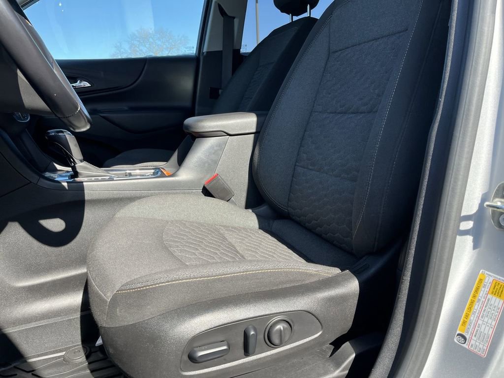 Used 2018 Chevrolet Equinox LT image 18