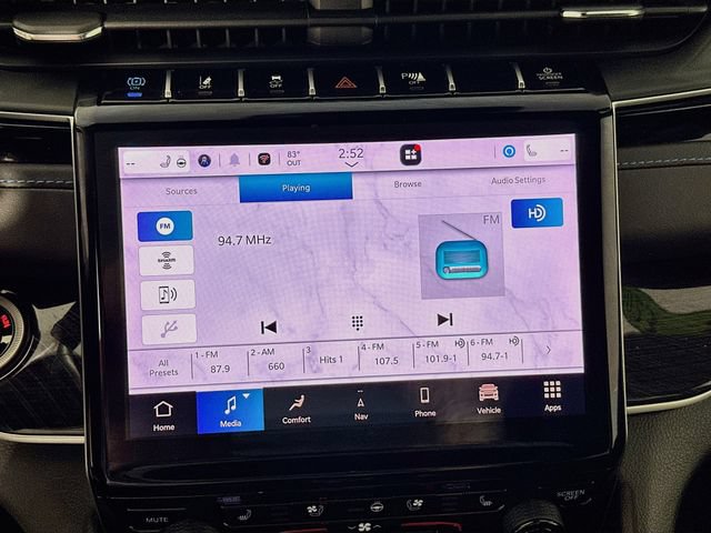 Used 2023 Jeep Grand Cherokee Trailhawk AWD/4WD image 13