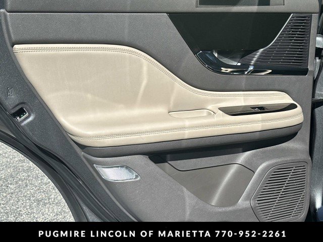 Used 2022 Lincoln Corsair FWD w/ Premium Package image 12