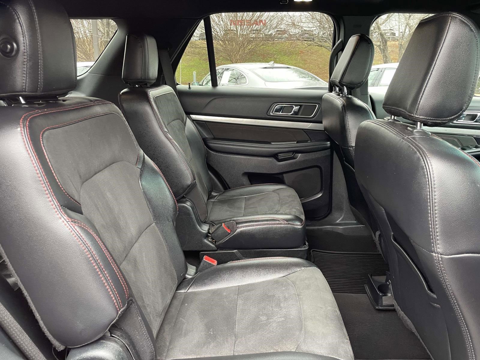 Used 2019 Ford Explorer XLT w/ Equipment Group 202A image 15