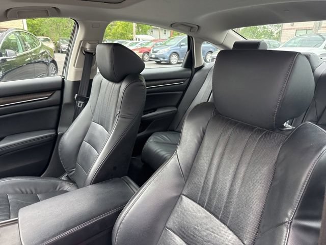 Used 2018 Honda Accord Touring image 10