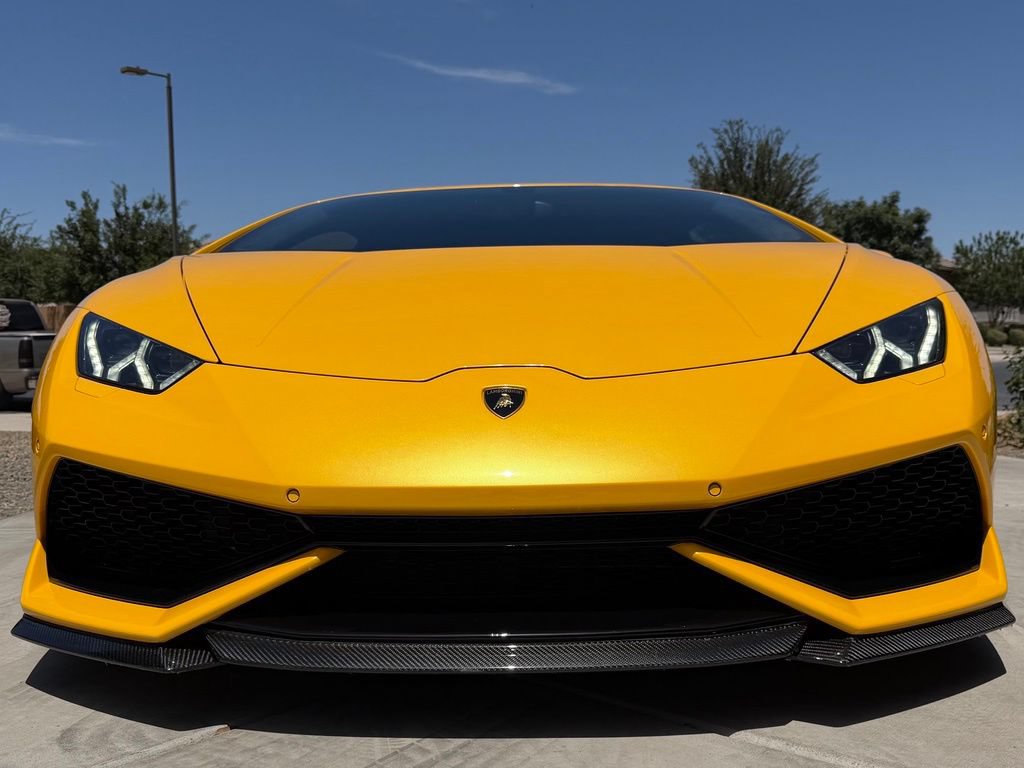 Used 2015 Lamborghini Huracan LP 610-4 AWD/4WD image 2
