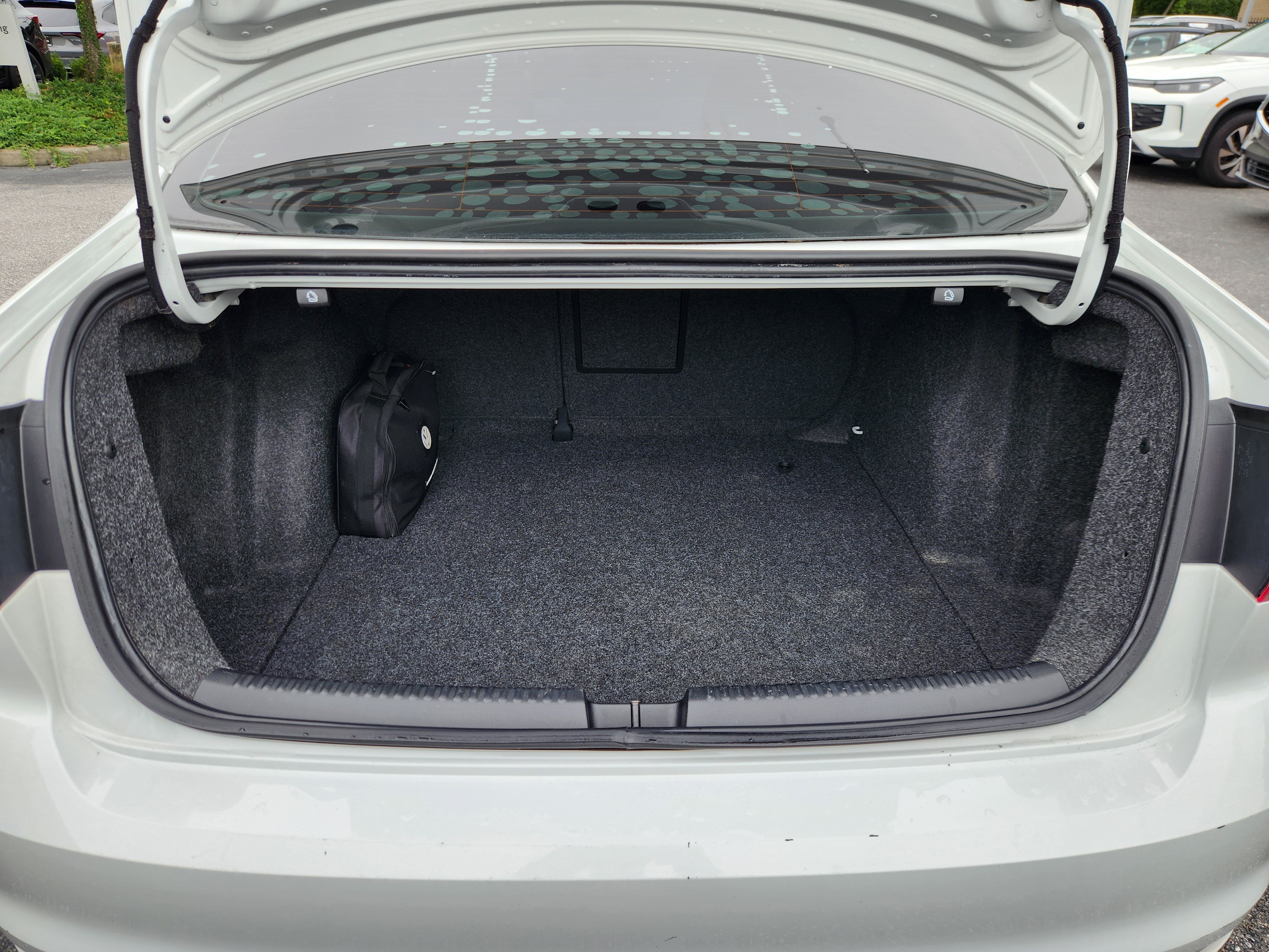 Used 2018 Volkswagen Jetta Wolfsburg Edition FWD image 18