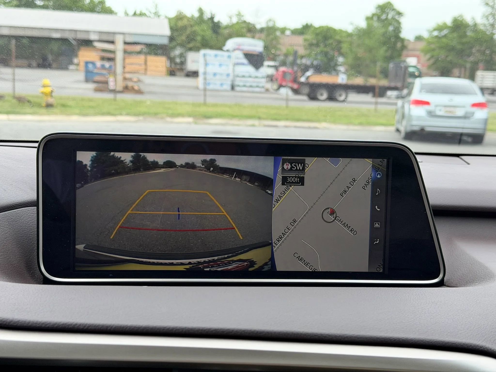 Used 2019 Lexus RX 450h AWD w/ Navigation Package image 18
