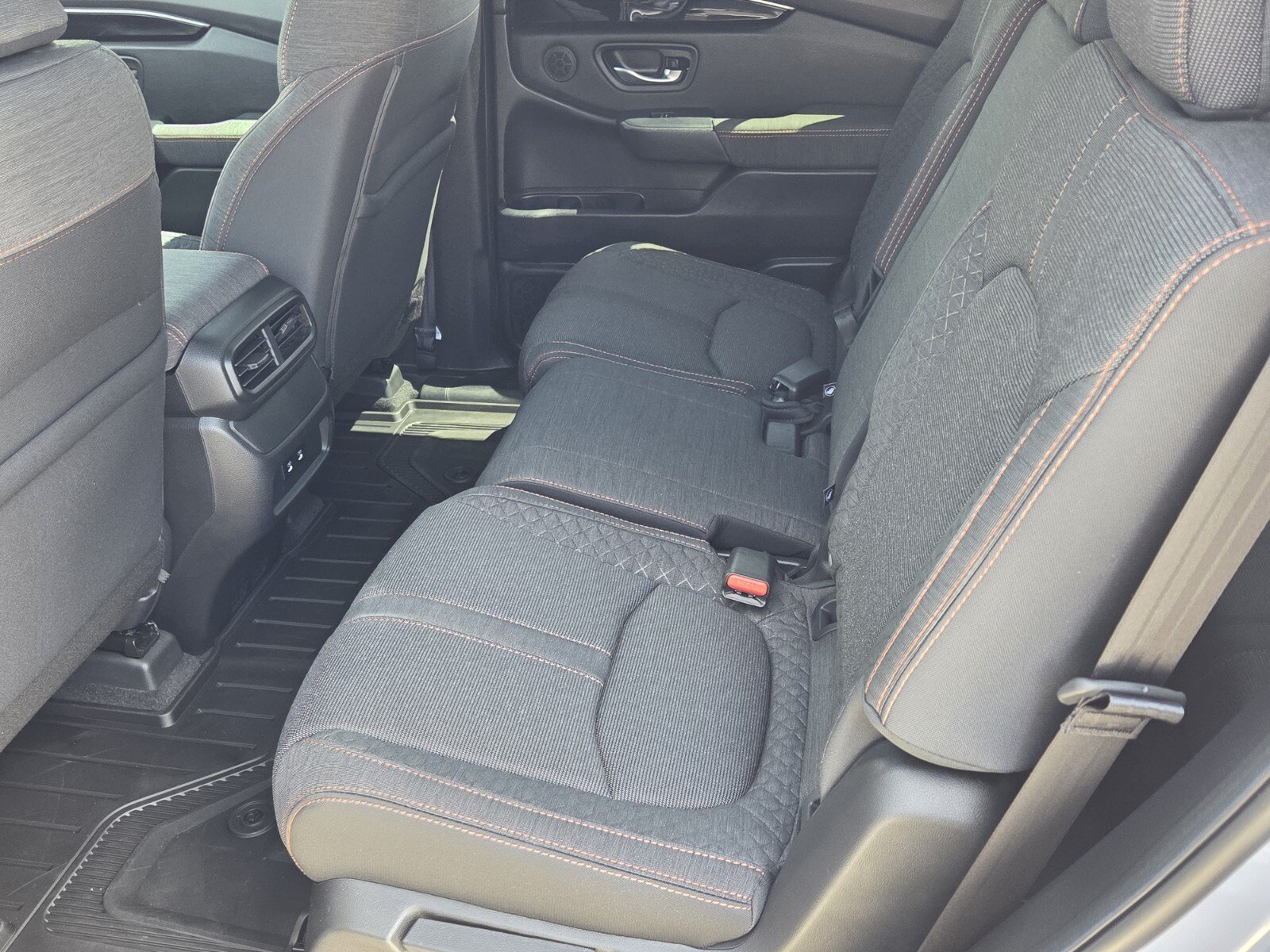 Used 2026 Honda Pilot Sport image 5