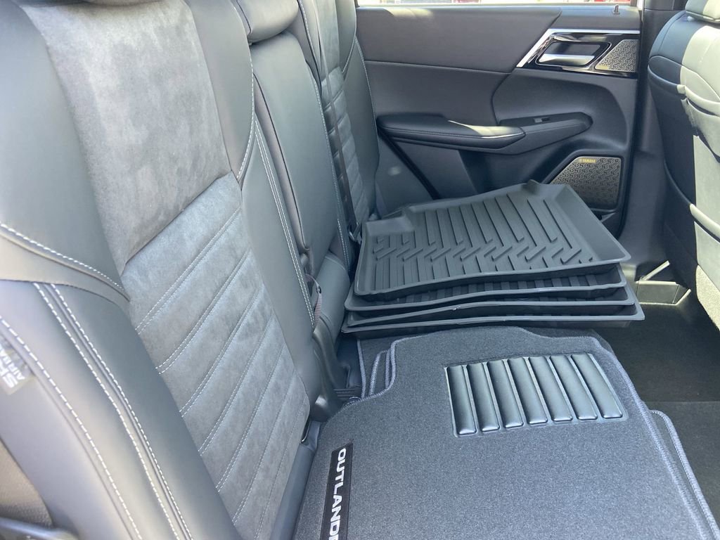 New 2026 Mitsubishi Outlander SE AWD/4WD image 32