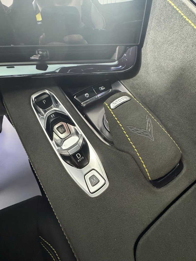 Used 2023 Chevrolet Corvette Stingray Premium Conv w/ Z51 Performance Package image 25