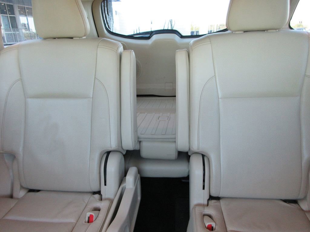 Used 2017 Toyota Highlander Limited image 19