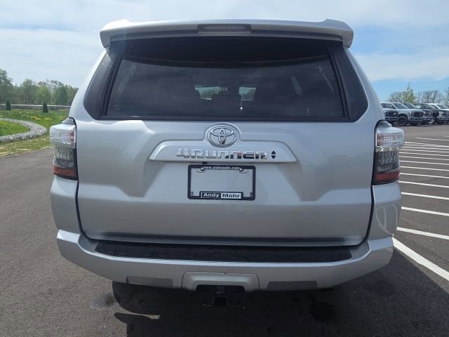 Used 2021 Toyota 4Runner SR5 AWD/4WD image 10