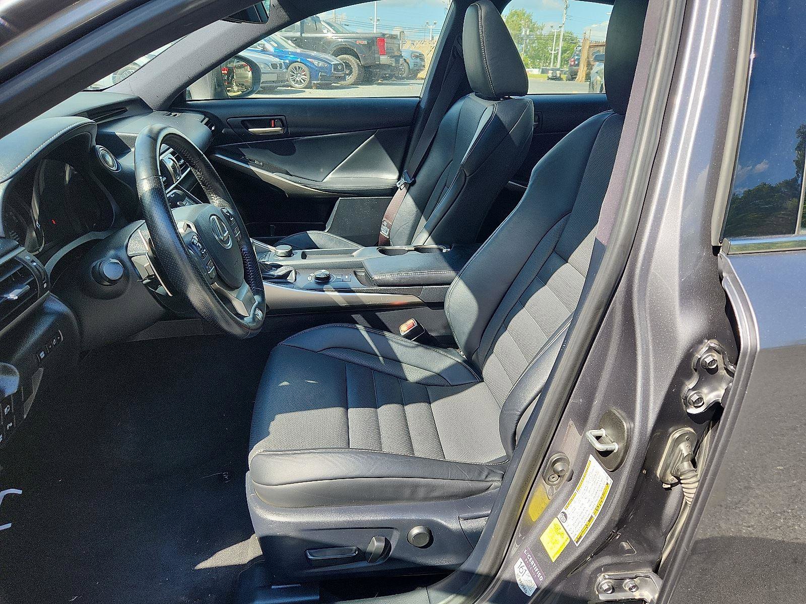 Used 2020 Lexus IS 350 F Sport w/ F Sport Package image 13