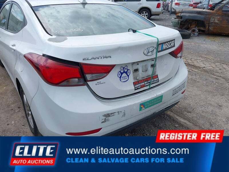 Used 2015 Hyundai Elantra SE FWD image 12