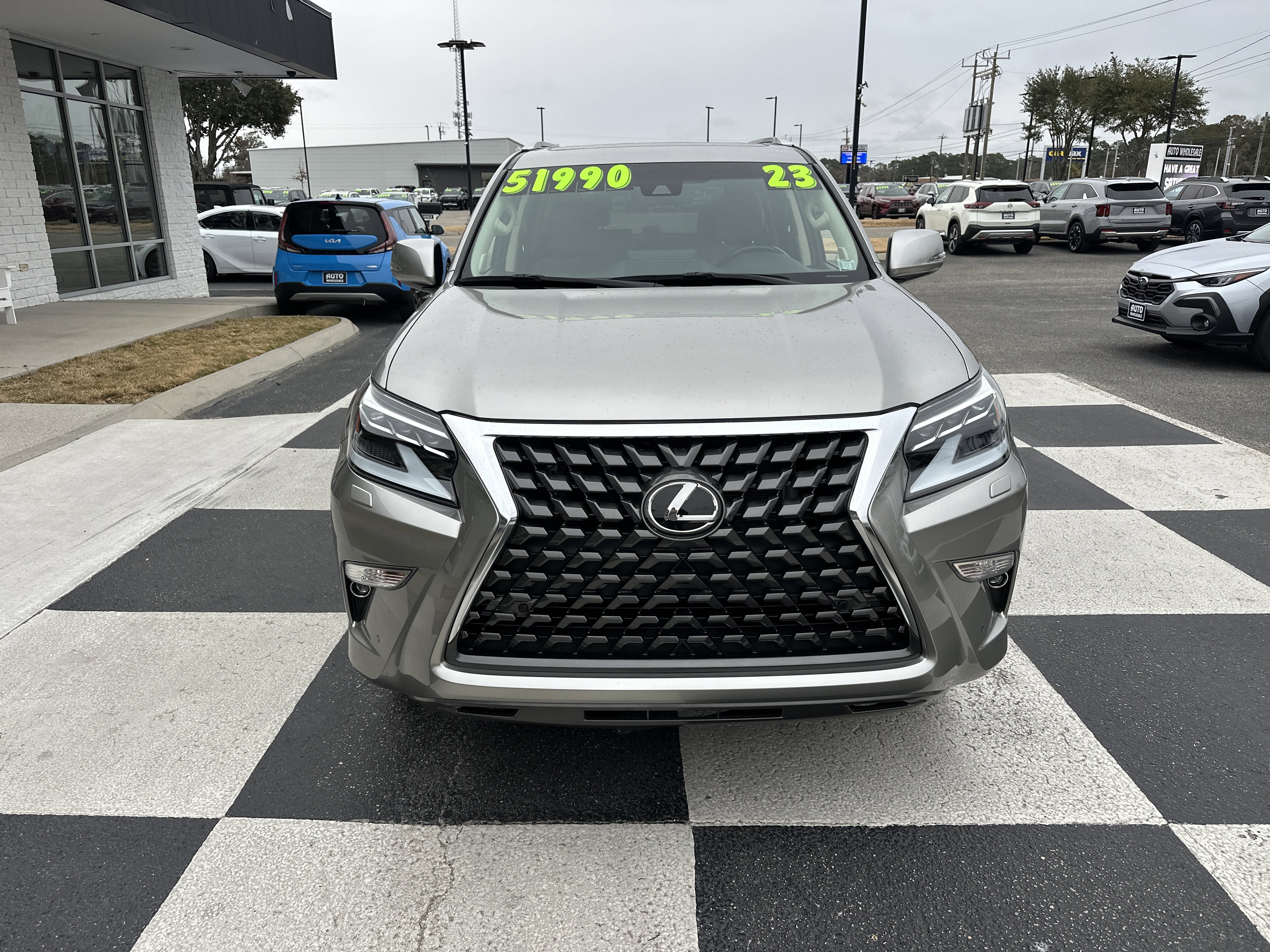 Used 2023 Lexus GX 460 Premium image 2