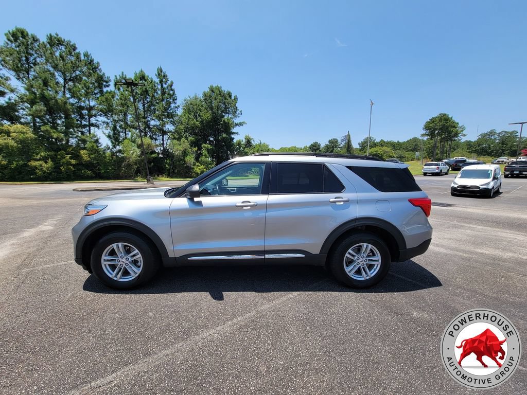 Certified 2023 Ford Explorer XLT w/ Equipment Group 202A AWD/4WD image 2