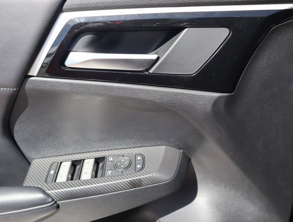 Used 2024 Mitsubishi Outlander SE Black Edition image 15