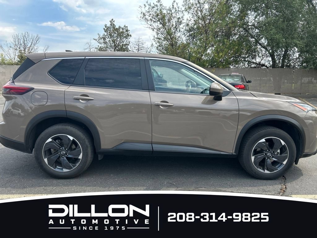 Used 2025 Nissan Rogue SV AWD/4WD image 21