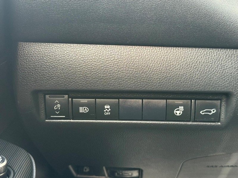 Used 2021 Toyota Venza XLE w/ Softex Package image 30