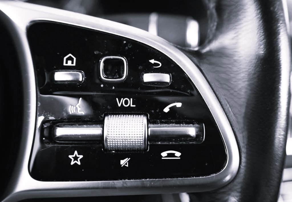 Certified 2019 Mercedes-Benz E 300 4MATIC image 11
