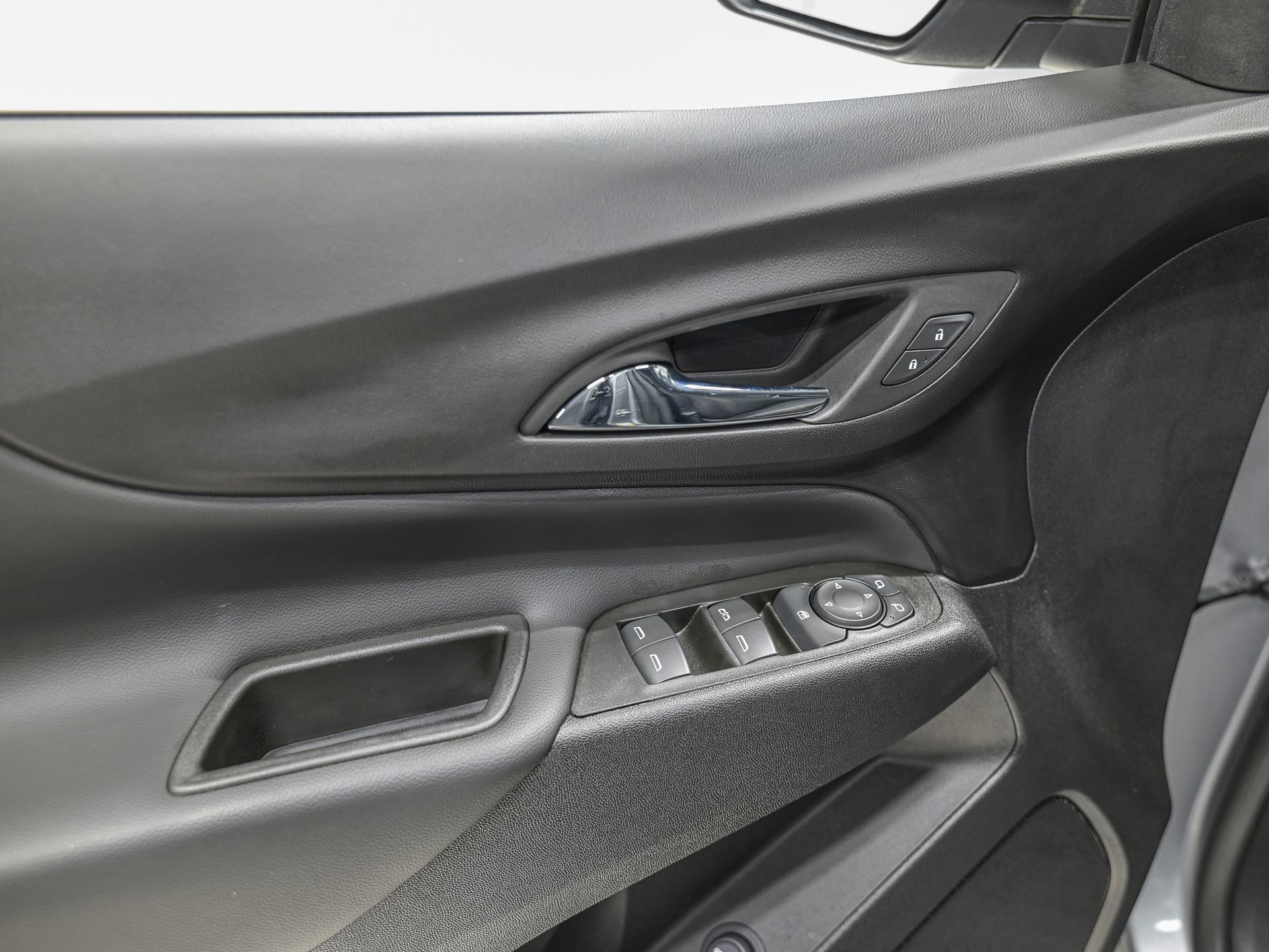 Used 2023 Chevrolet Equinox LT image 13