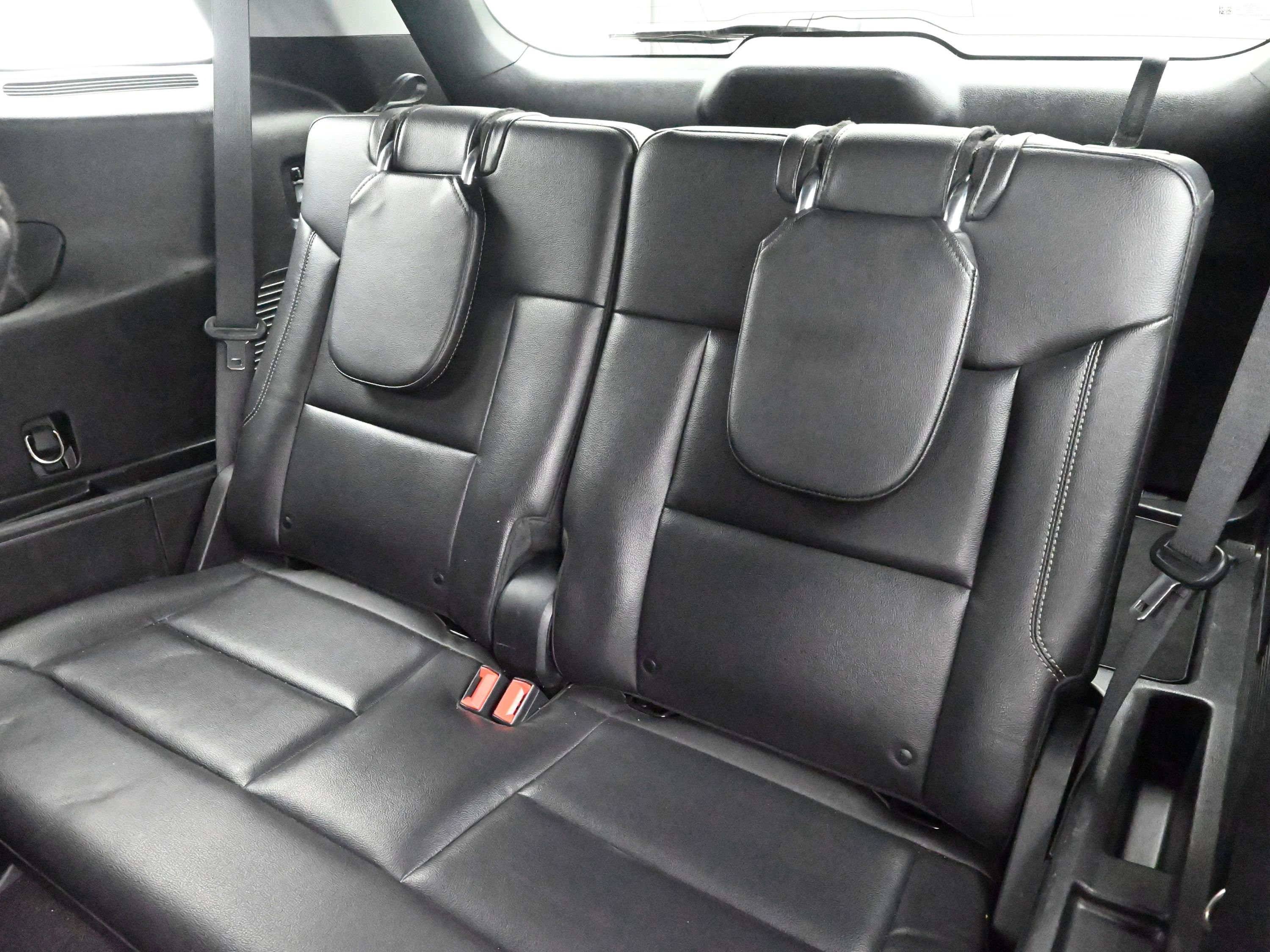 Used 2020 Ford Explorer XLT w/ Equipment Group 202A image 23