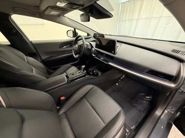Used 2025 Toyota Prius XLE image 9